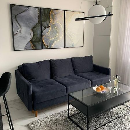 New Modern Apartment 乌日霍罗德 外观 照片