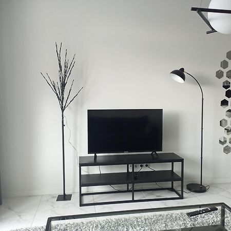 New Modern Apartment 乌日霍罗德 外观 照片