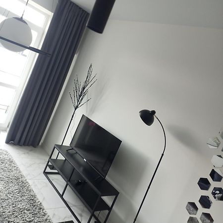 New Modern Apartment 乌日霍罗德 外观 照片