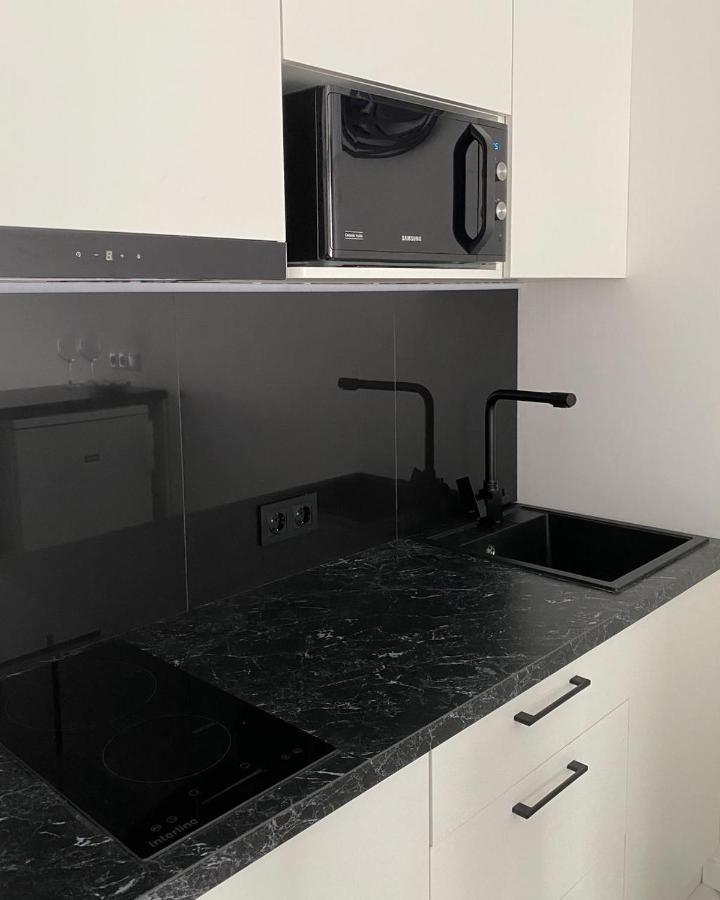 New Modern Apartment 乌日霍罗德 外观 照片