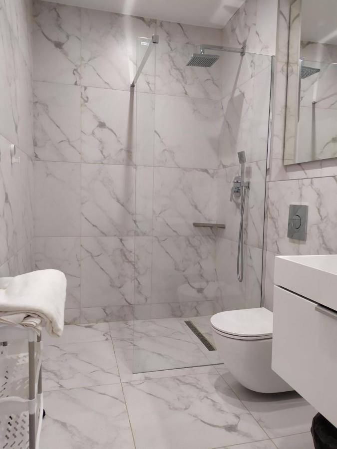 New Modern Apartment 乌日霍罗德 外观 照片