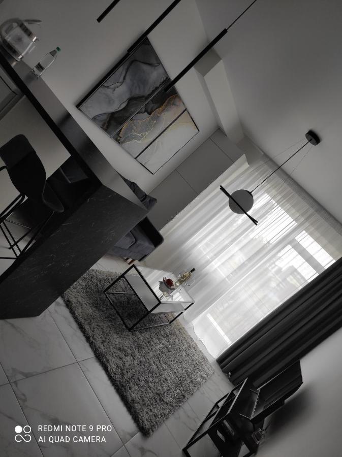 New Modern Apartment 乌日霍罗德 外观 照片