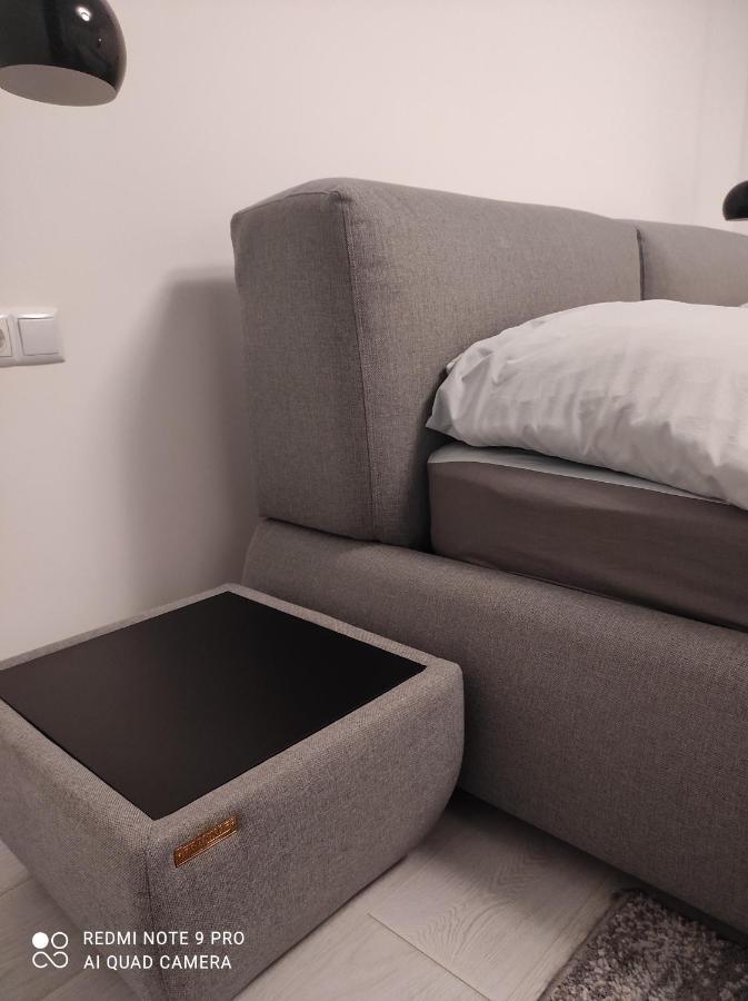 New Modern Apartment 乌日霍罗德 外观 照片