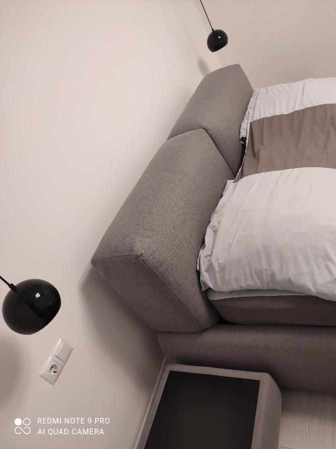 New Modern Apartment 乌日霍罗德 外观 照片