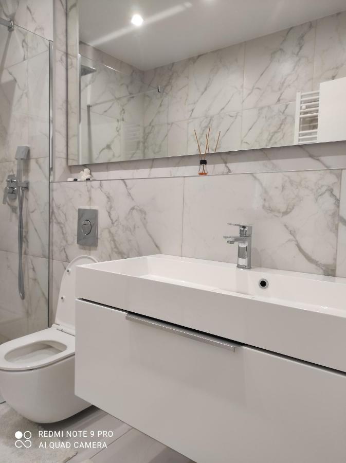New Modern Apartment 乌日霍罗德 外观 照片