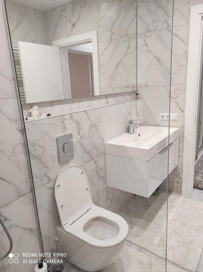 New Modern Apartment 乌日霍罗德 外观 照片